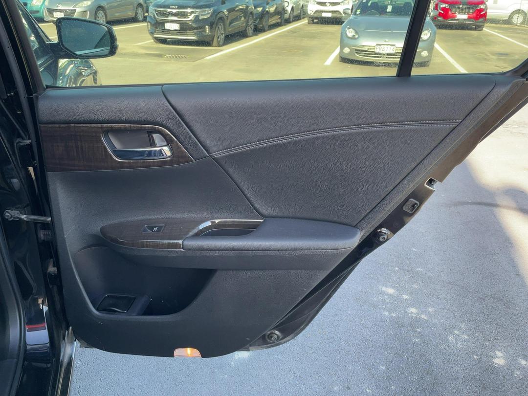 Photo '17' of Honda Accord Hybrid Photo '17' of Honda Accord Hybrid