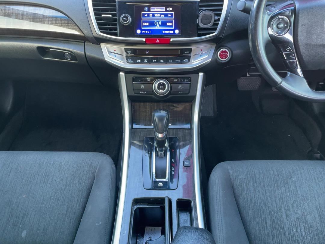 Photo '16' of Honda Accord Hybrid Photo '16' of Honda Accord Hybrid