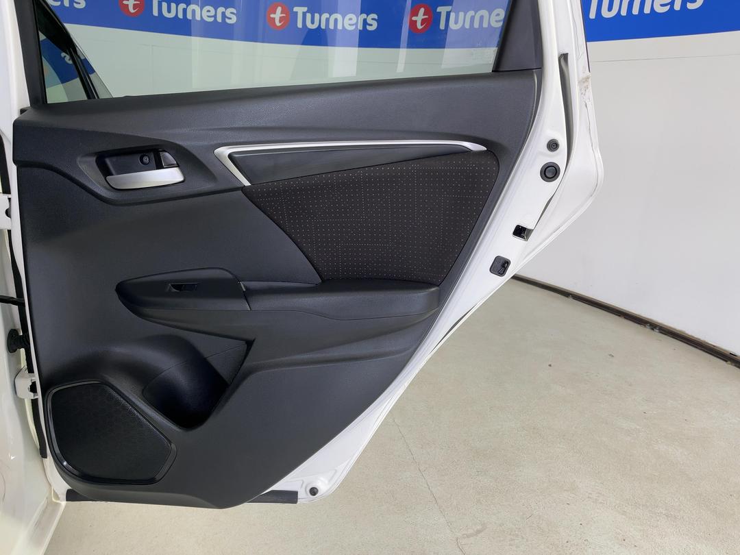 Photo '19' of Honda FIT