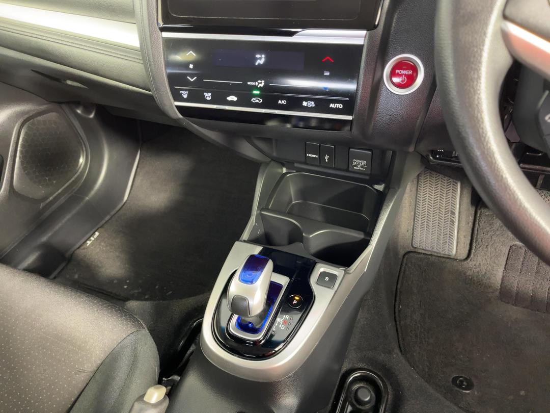 Photo '18' of Honda FIT