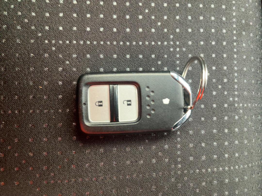 Photo '12' of Honda FIT Hybrid