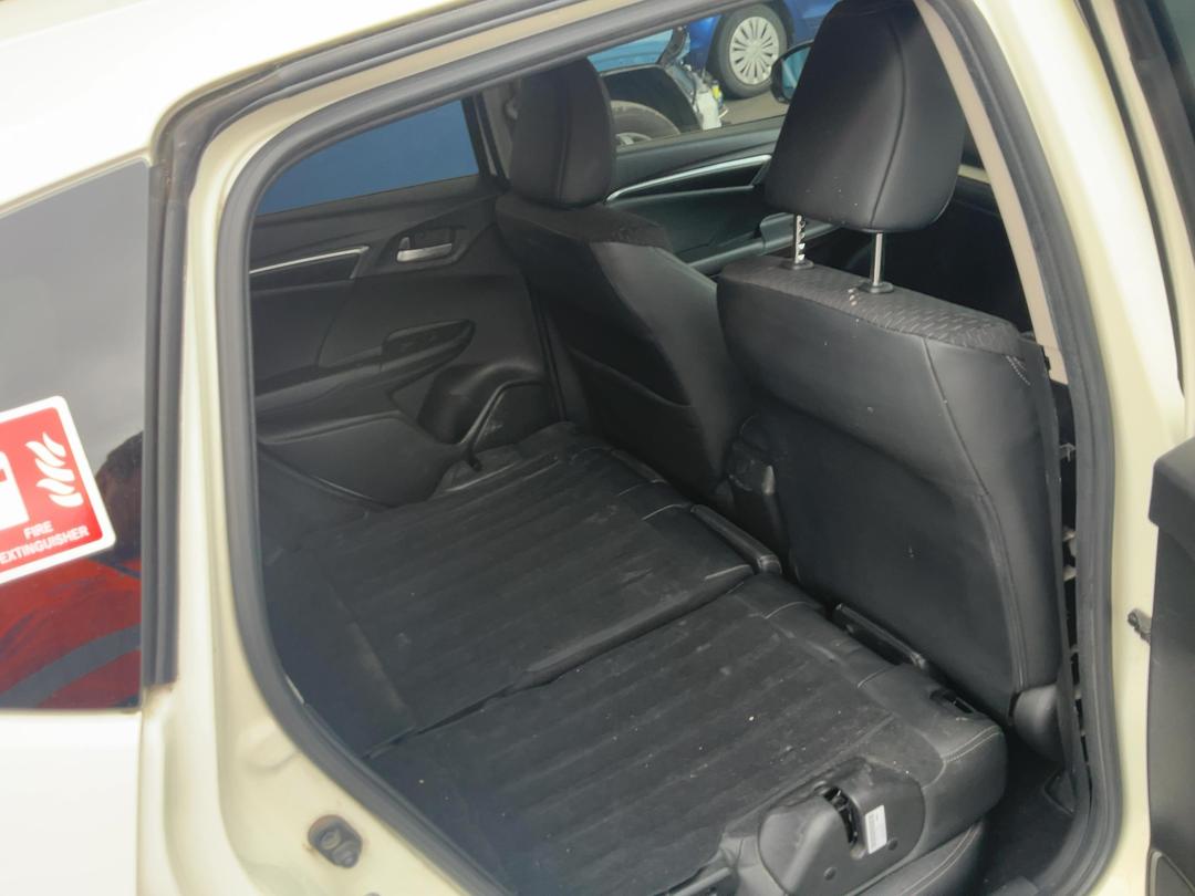 Photo '15' of Honda FIT Photo '15' of Honda FIT