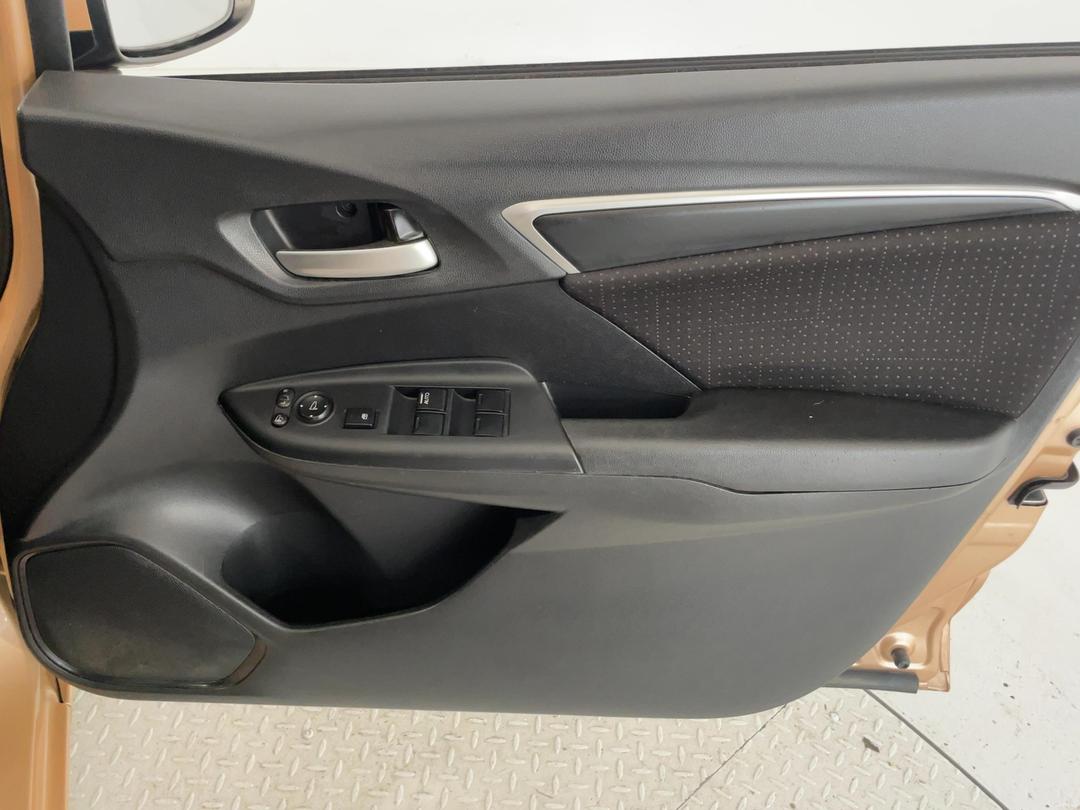 Photo '15' of Honda FIT