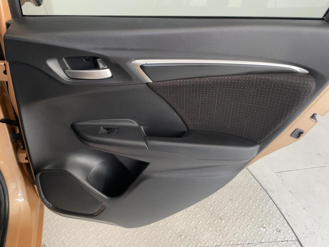 Photo '19' of Honda FIT