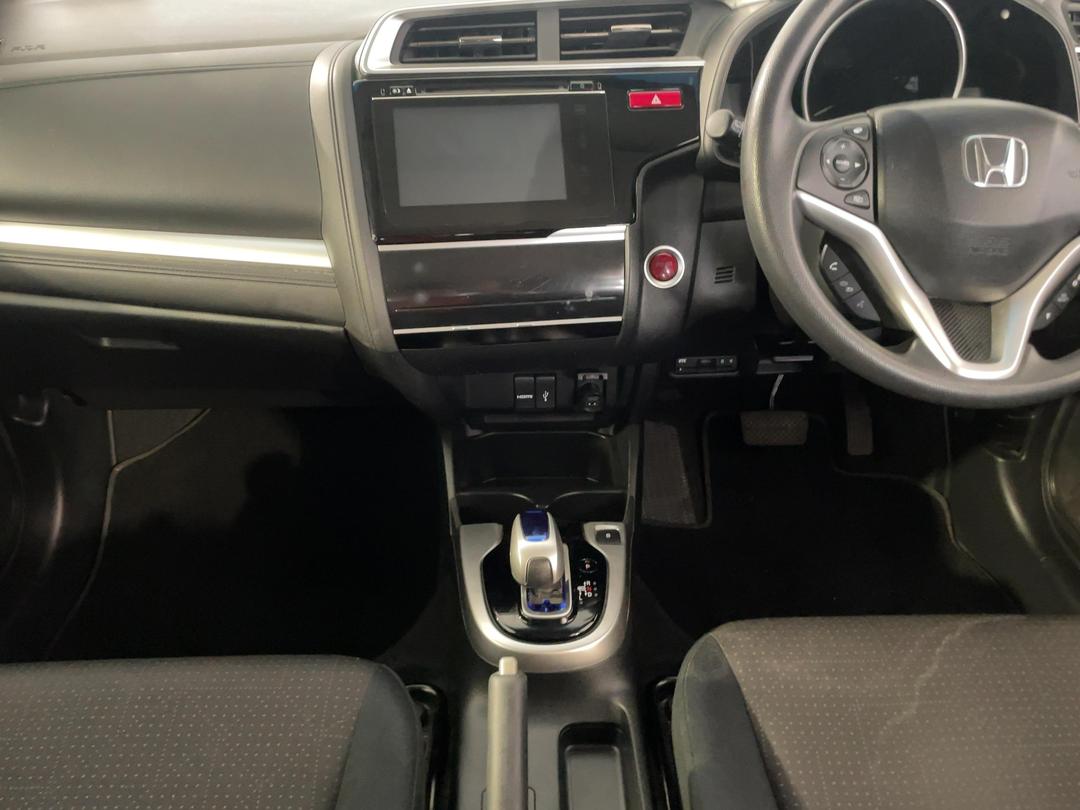 Photo '18' of Honda FIT