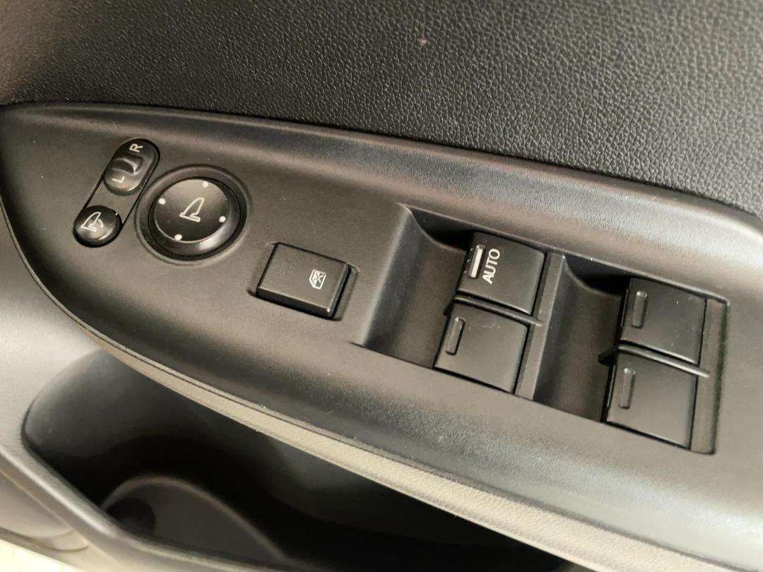 Photo '23' of Honda FIT