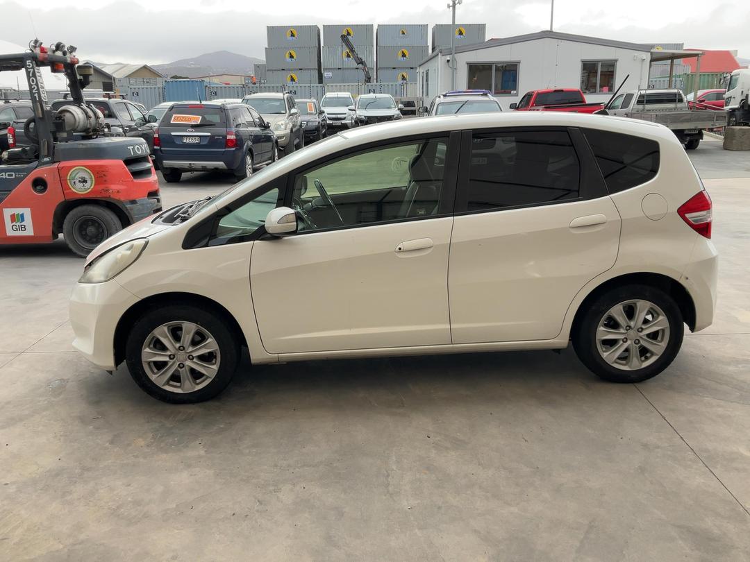 Photo '5' of Honda FIT Photo '5' of Honda FIT