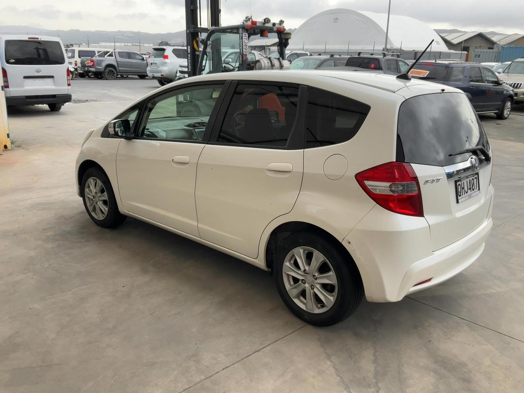 Photo '6' of Honda FIT Photo '6' of Honda FIT