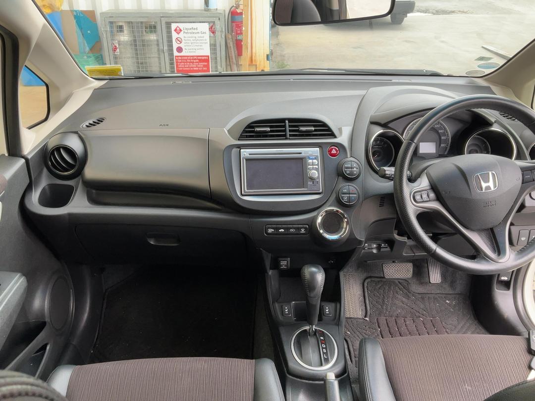Photo '13' of Honda FIT Photo '13' of Honda FIT