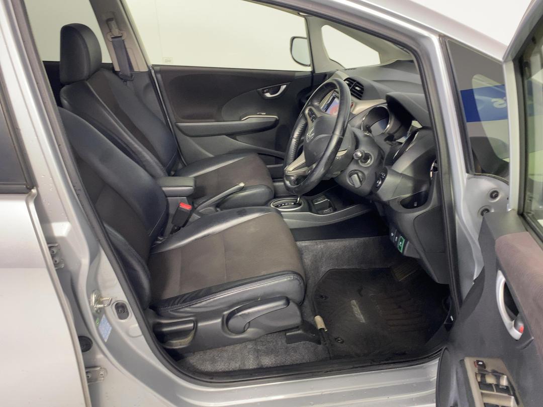 Photo '16' of Honda FIT