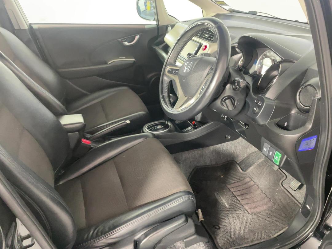 Photo '16' of Honda FIT