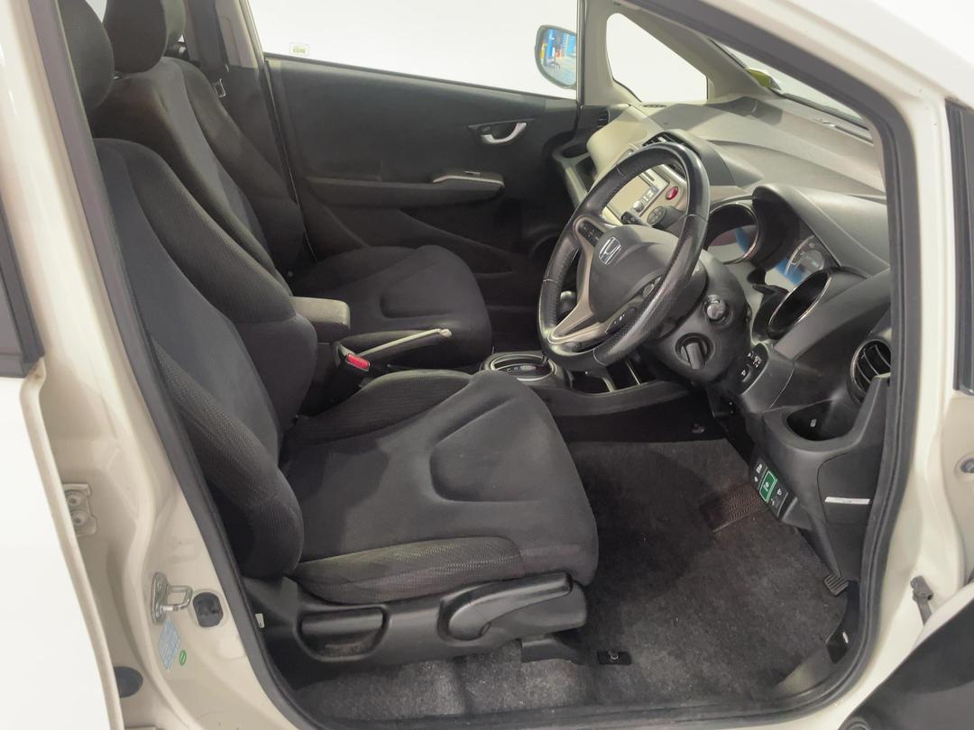 Photo '16' of Honda FIT