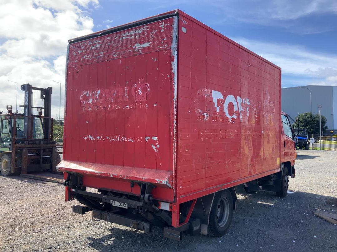 Photo '4' of Hyundai HD60 SUM EURO 5 Box Body