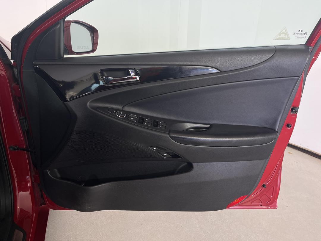 Photo '15' of Hyundai I45