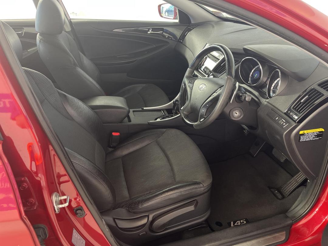 Photo '16' of Hyundai I45