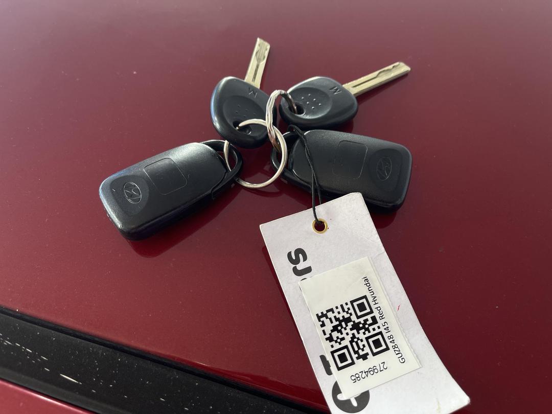 Photo '22' of Hyundai I45