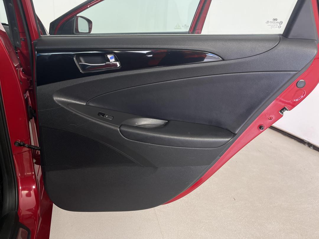 Photo '19' of Hyundai I45