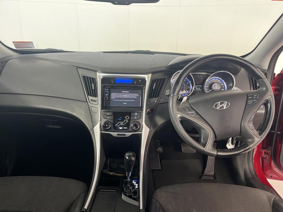 Photo '17' of Hyundai I45