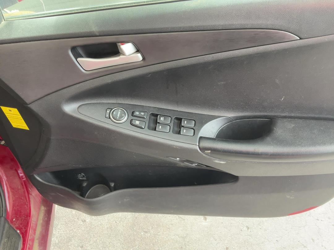 Photo '14' of Hyundai I45
