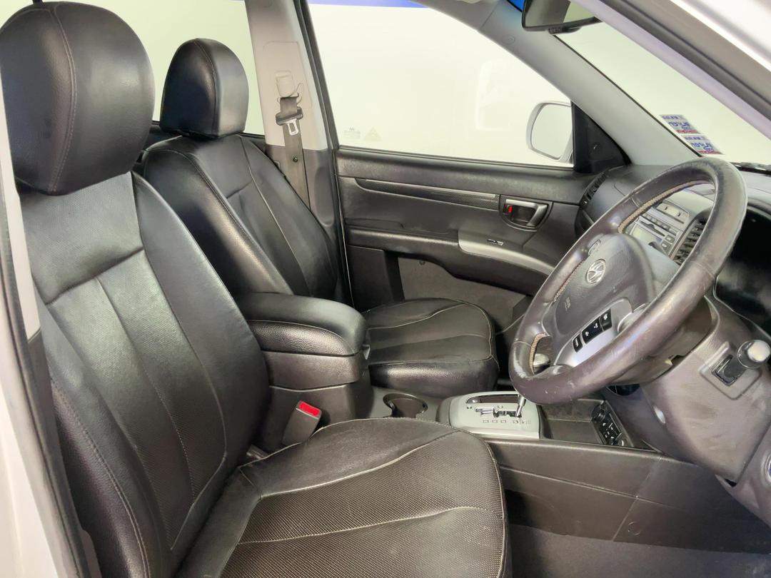 Photo '16' of Hyundai Santa FE