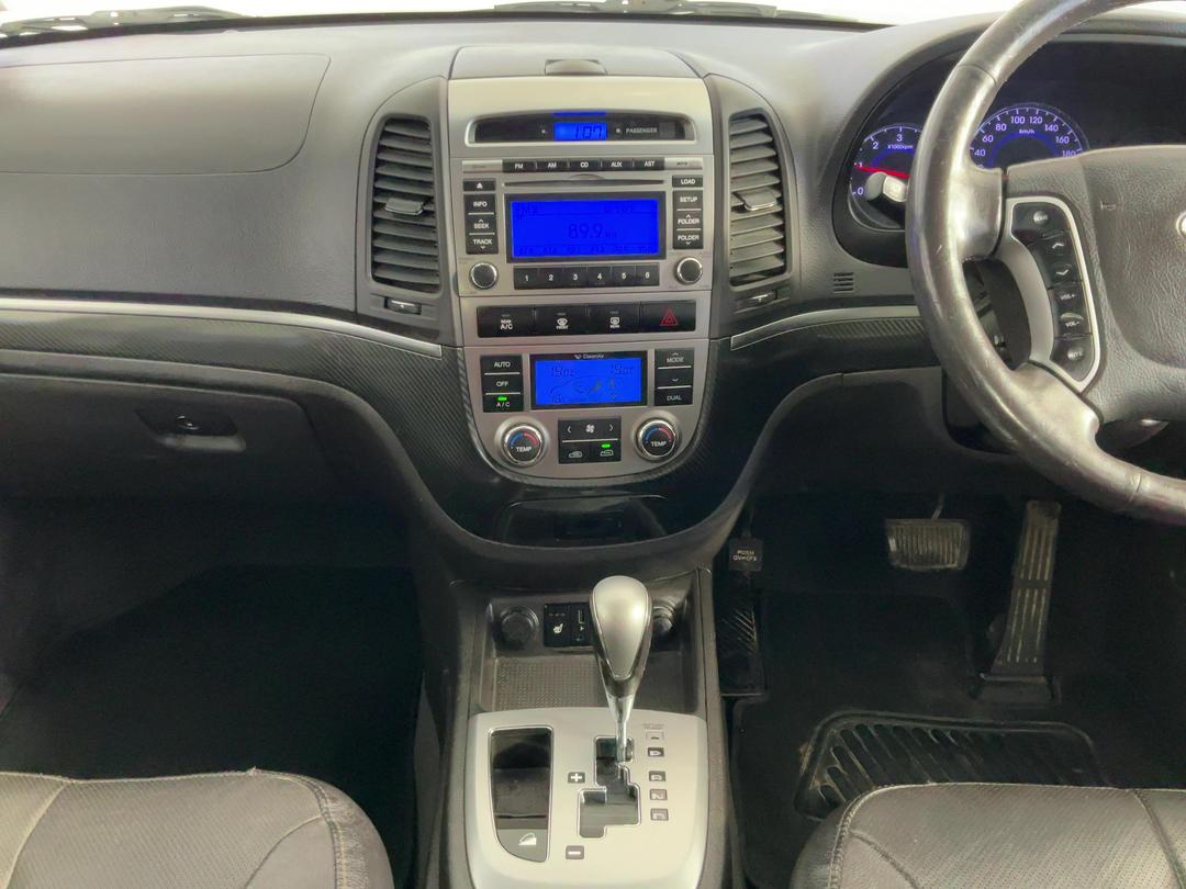 Photo '18' of Hyundai Santa FE