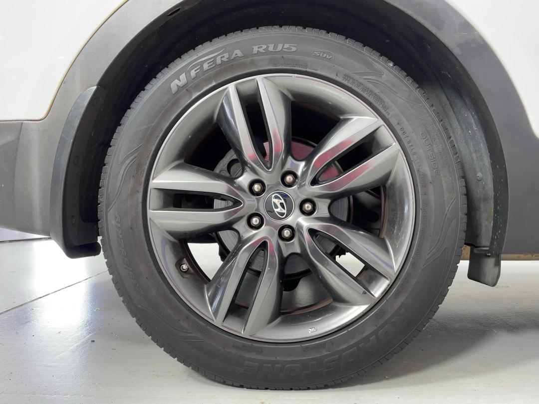 Photo '12' of Hyundai Santa FE