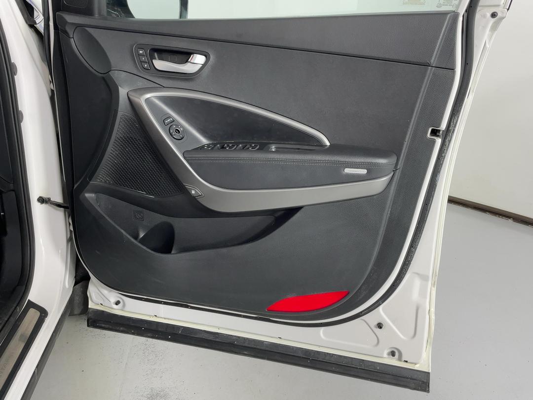 Photo '15' of Hyundai Santa FE