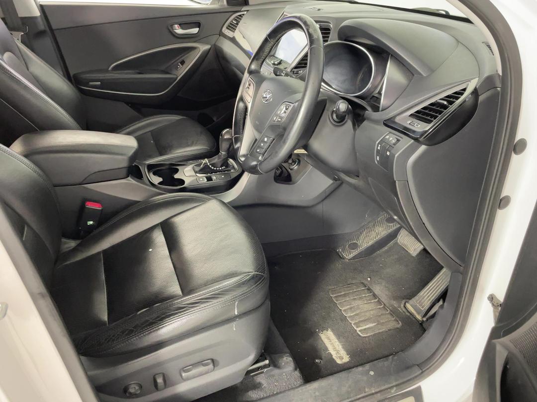 Photo '16' of Hyundai Santa FE