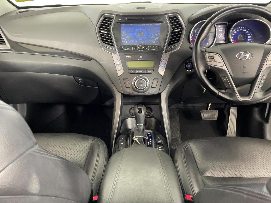 Photo '17' of Hyundai Santa FE