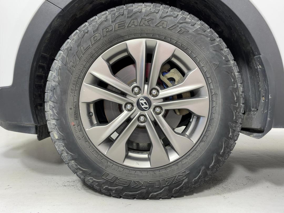 Photo '10' of Hyundai Santa FE