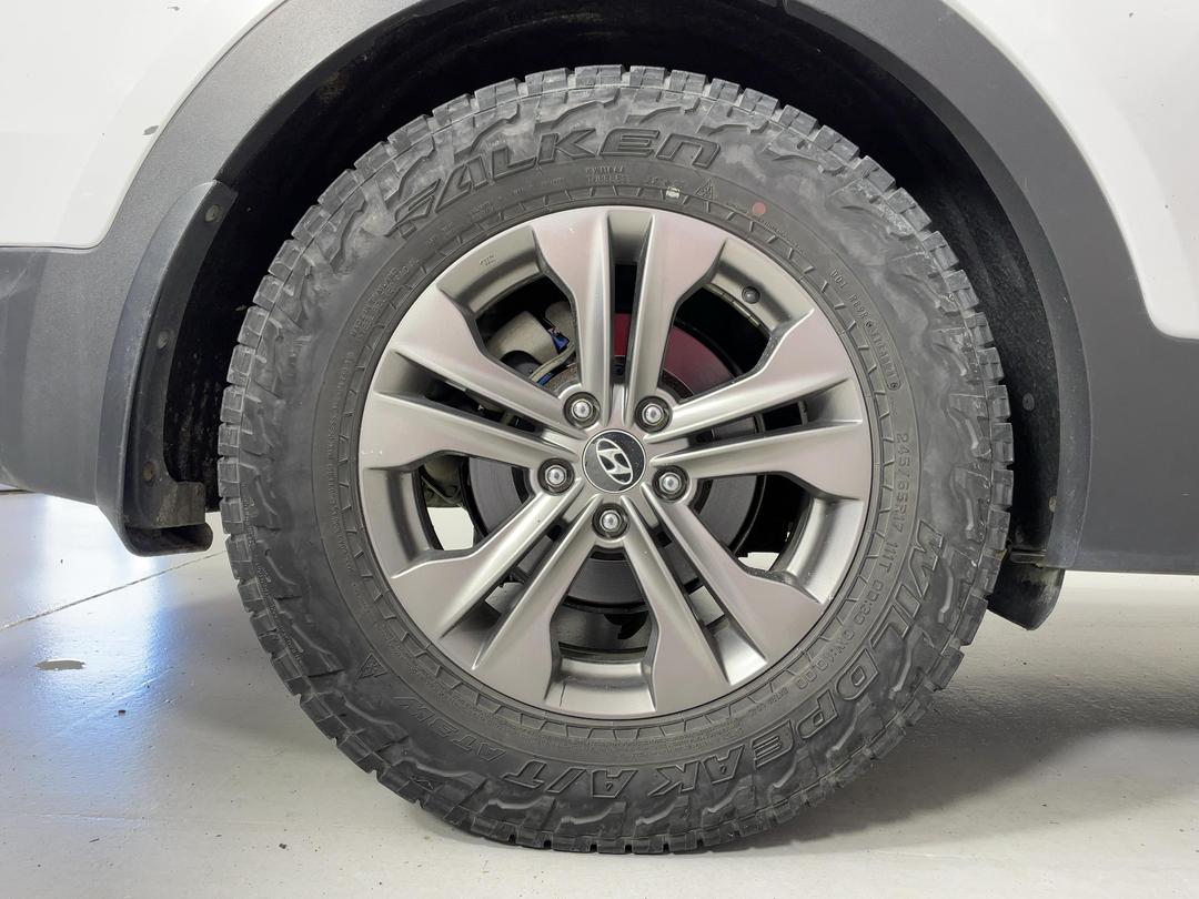 Photo '12' of Hyundai Santa FE