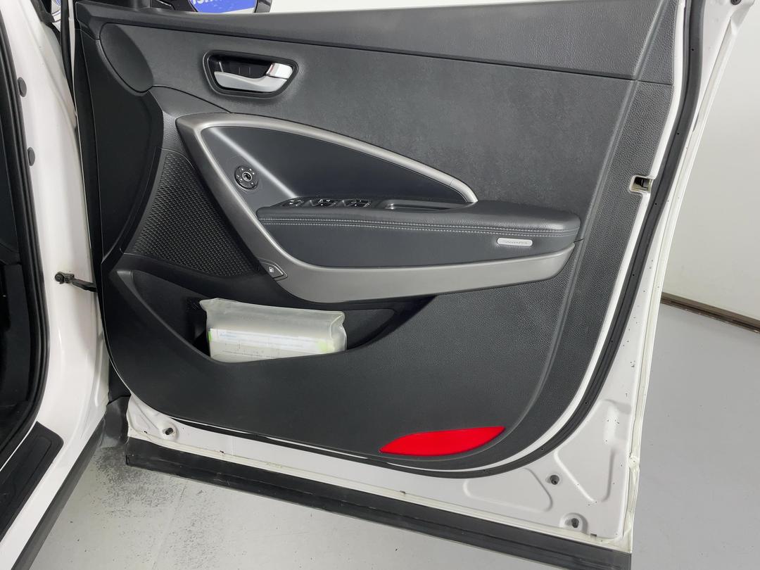 Photo '15' of Hyundai Santa FE