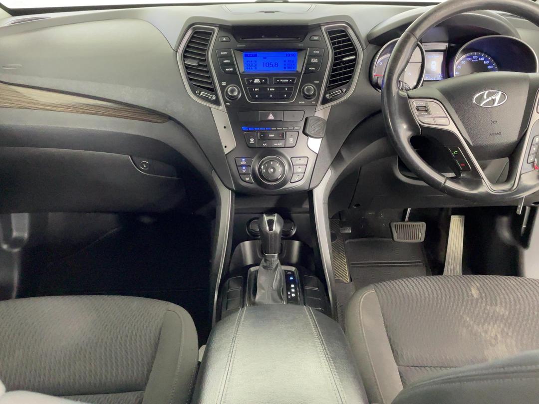 Photo '17' of Hyundai Santa FE