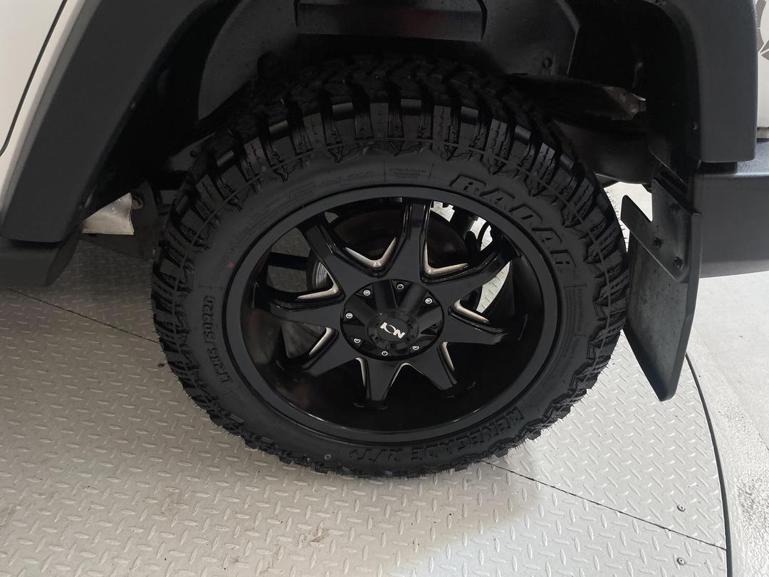 Photo '11' of Jeep Wrangler