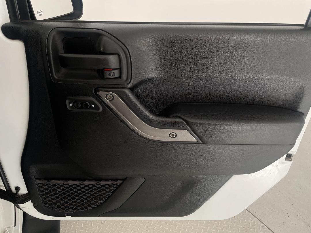 Photo '15' of Jeep Wrangler