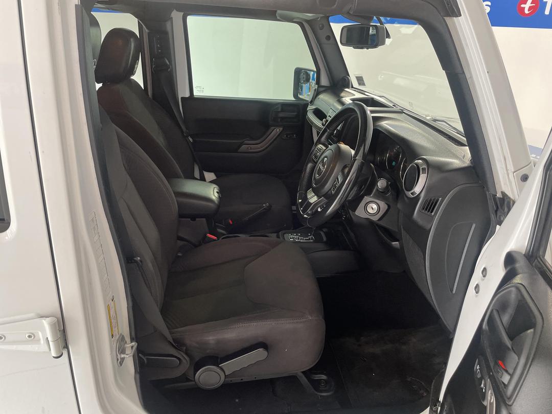 Photo '16' of Jeep Wrangler