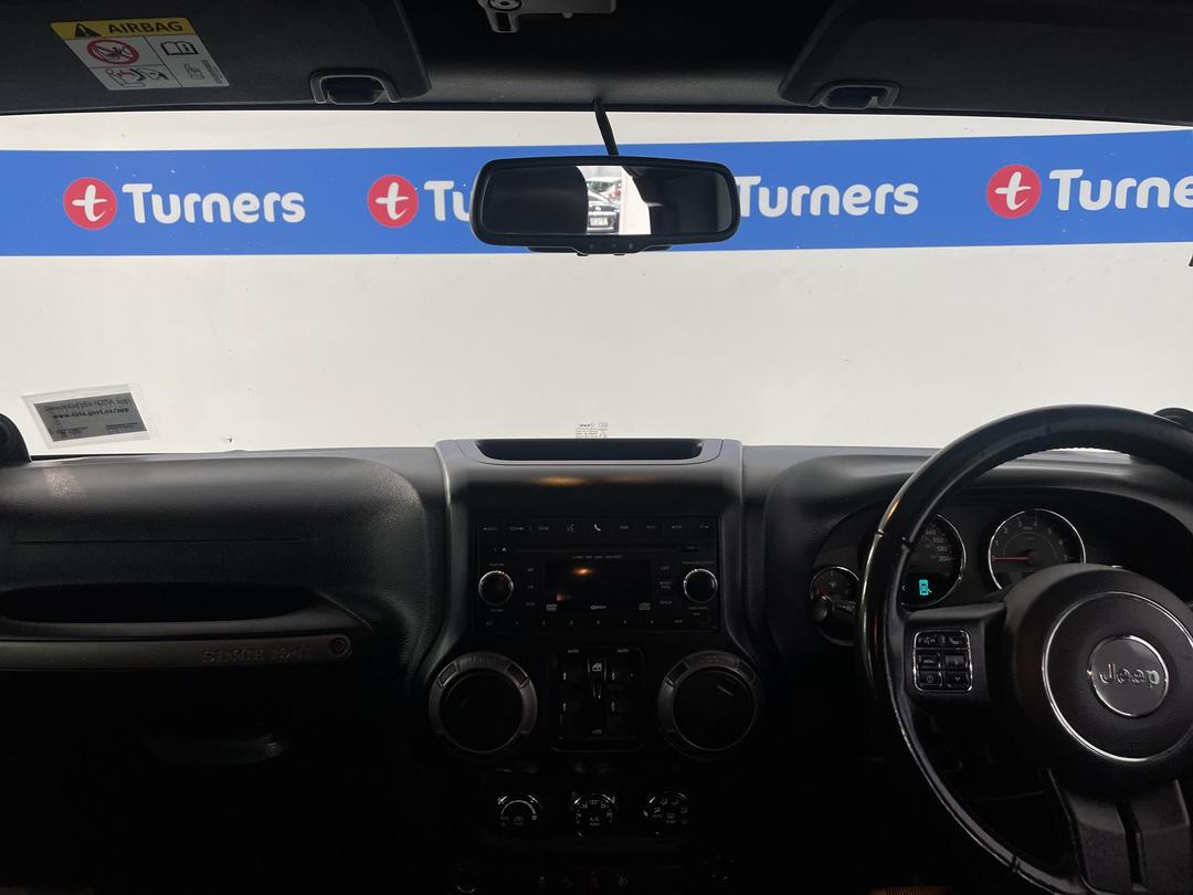 Photo '17' of Jeep Wrangler