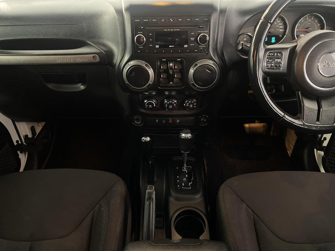 Photo '18' of Jeep Wrangler