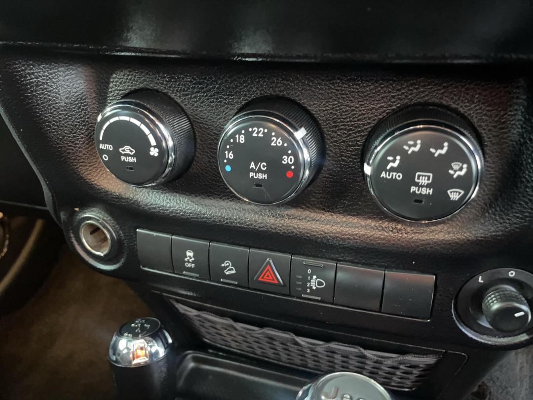 Photo '29' of Jeep Wrangler