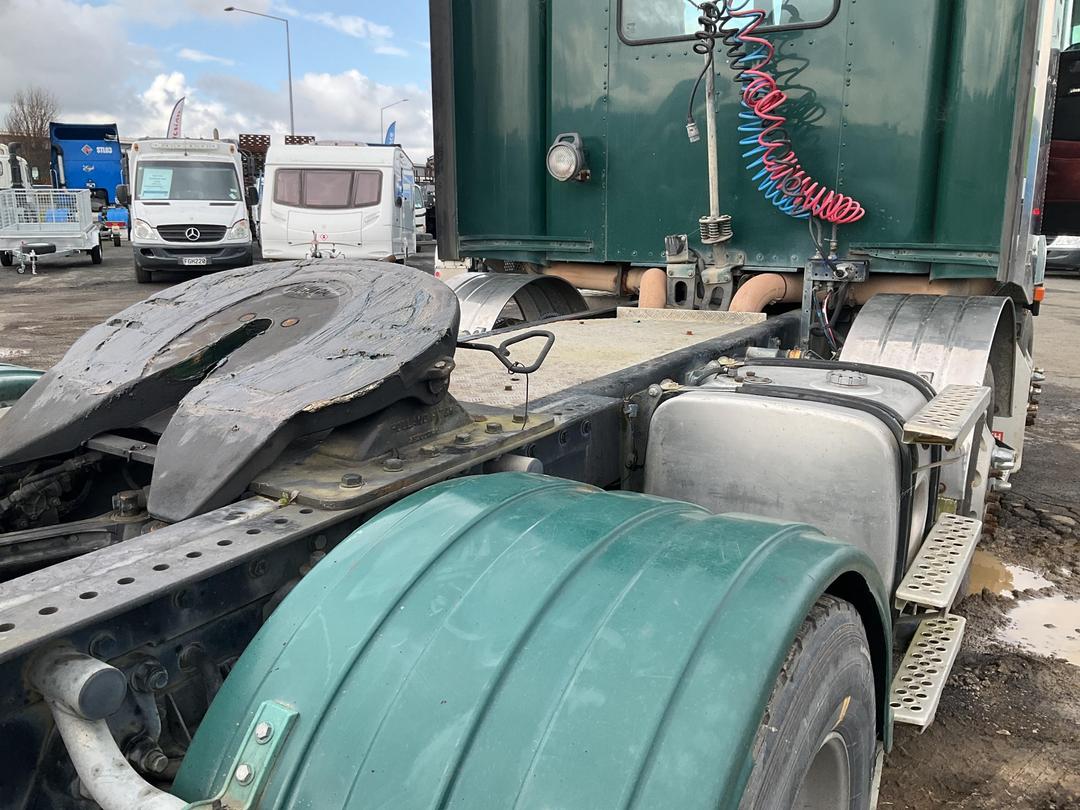 Photo '15' of KENWORTH T 408 Tractor Unit