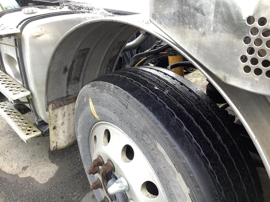 Photo '37' of KENWORTH T 408 Tractor Unit