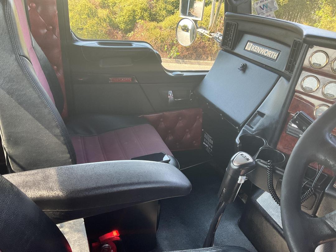 Photo '11' of KENWORTH T 408 Tractor Unit