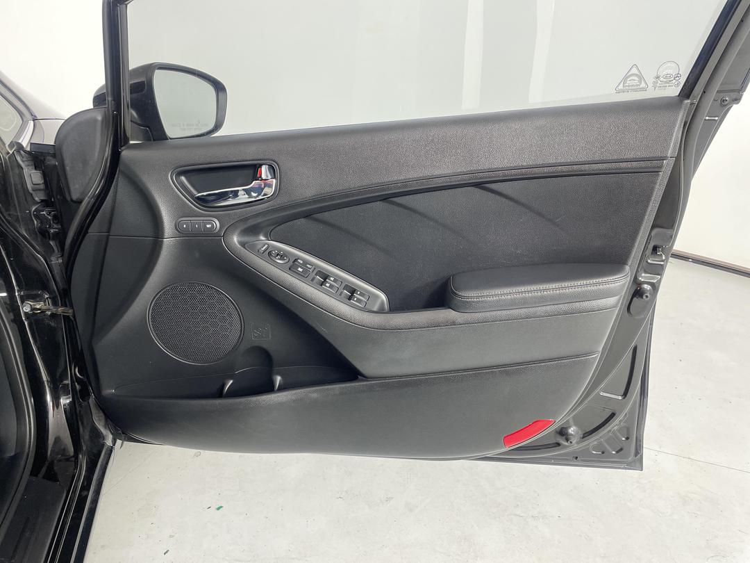 Photo '15' of KIA Cerato