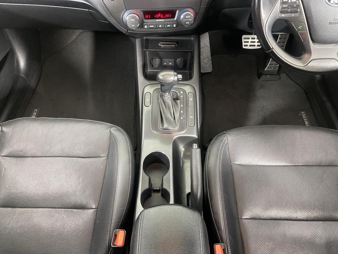 Photo '18' of KIA Cerato