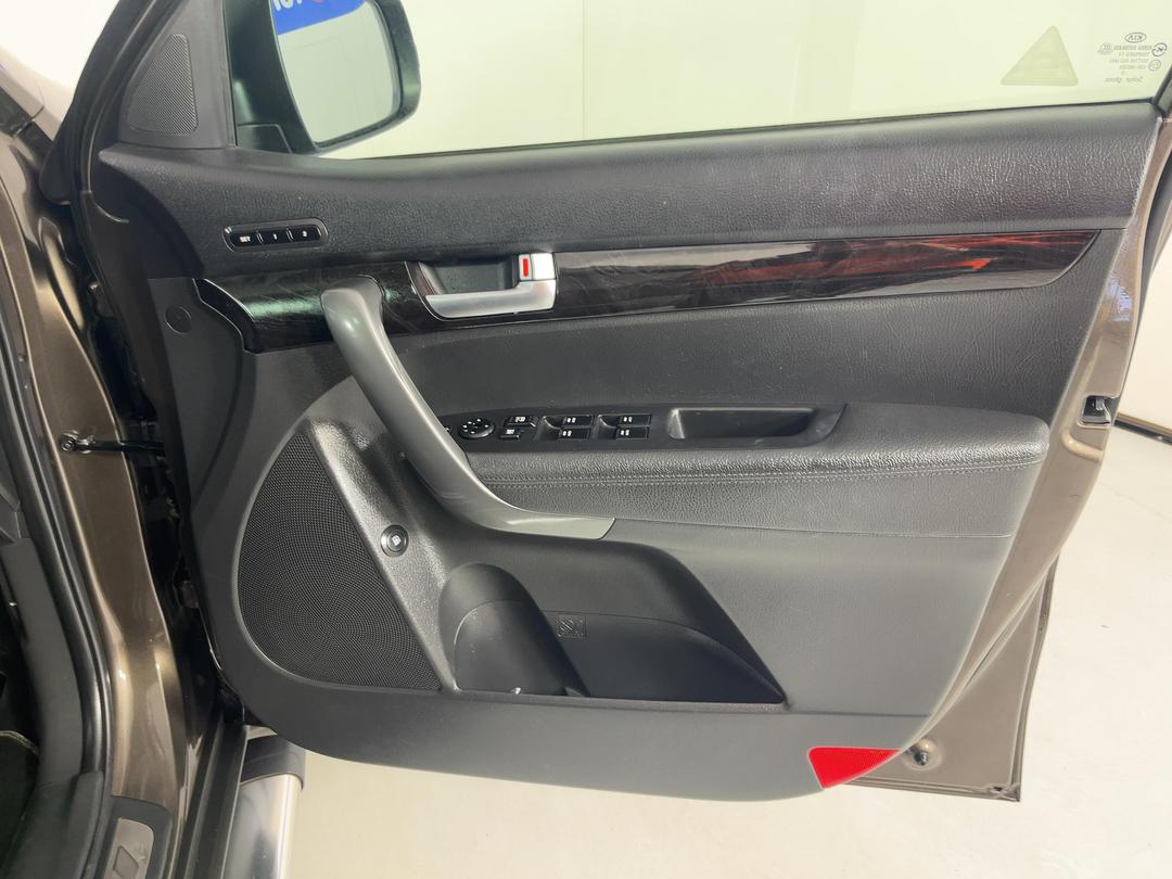 Photo '15' of KIA Sorento