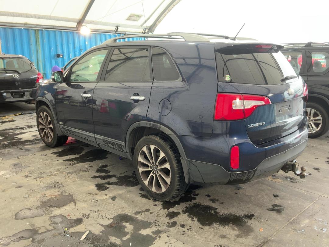 Photo '8' of KIA Sorento Premium Photo '8' of KIA Sorento Premium
