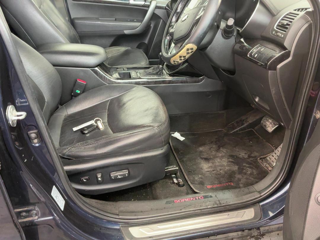 Photo '16' of KIA Sorento Premium Photo '16' of KIA Sorento Premium