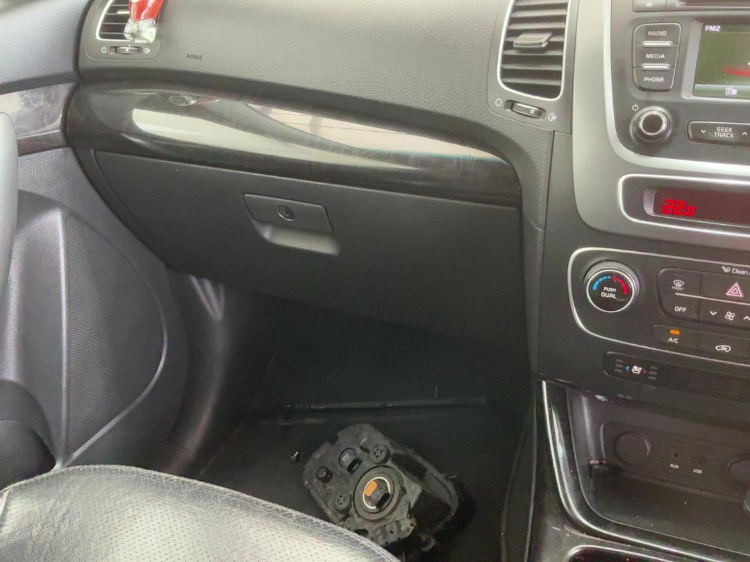 Photo '21' of KIA Sorento Premium Photo '21' of KIA Sorento Premium