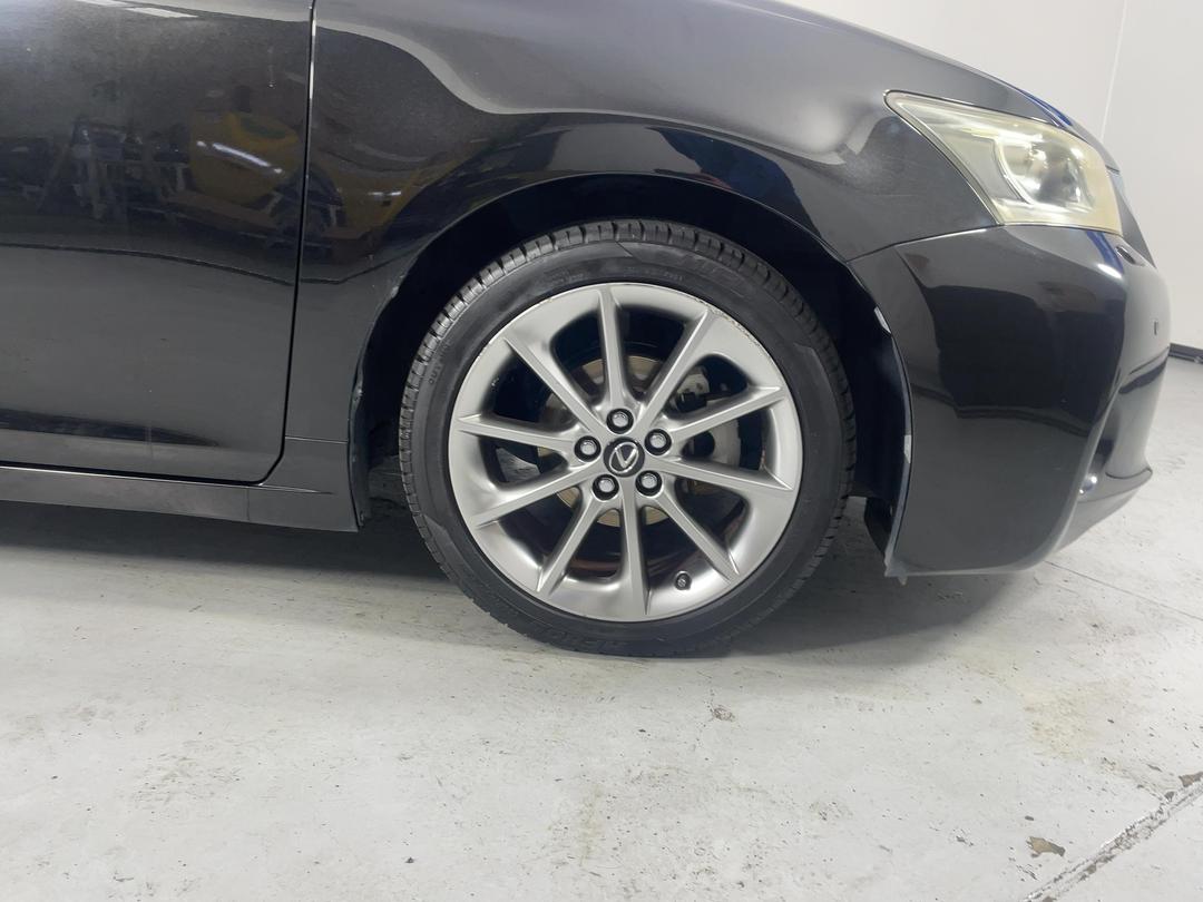 Photo '9' of Lexus CT200H