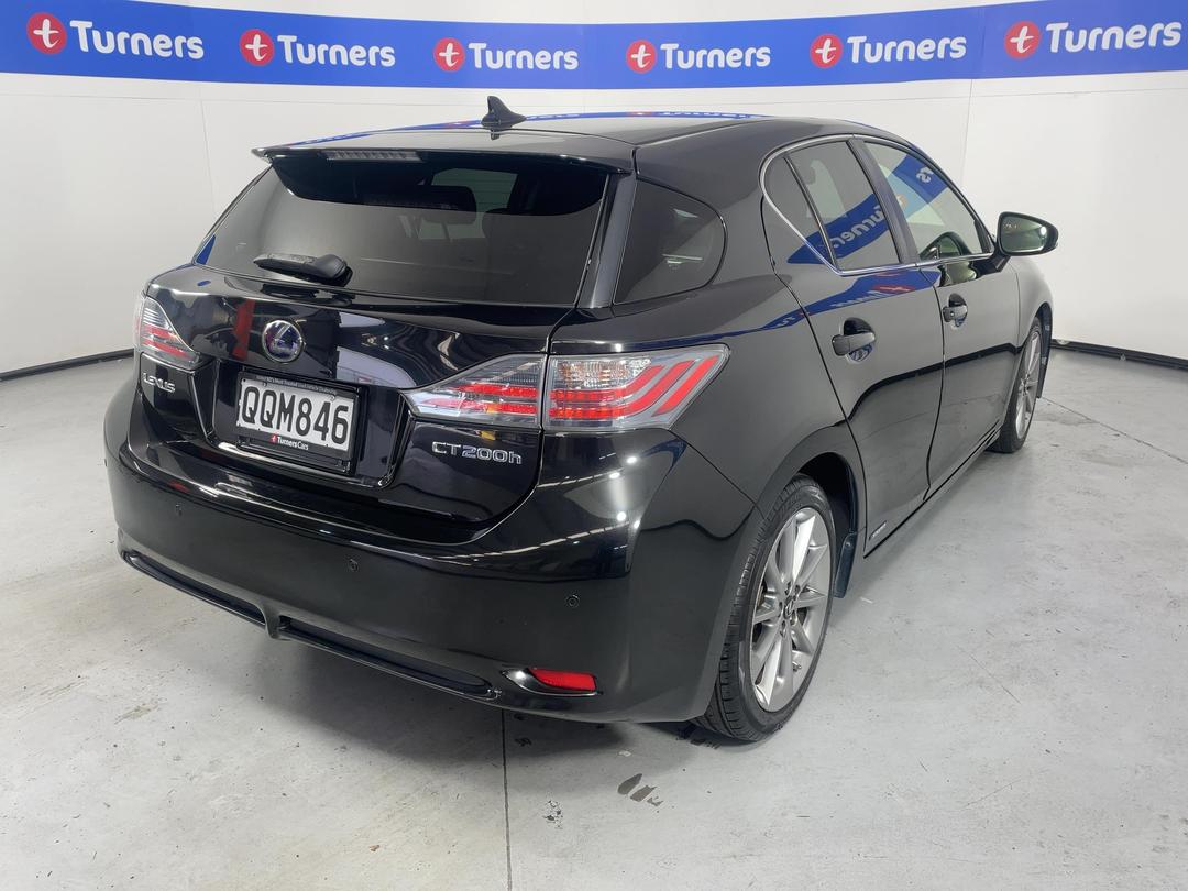 Photo '7' of Lexus CT200H